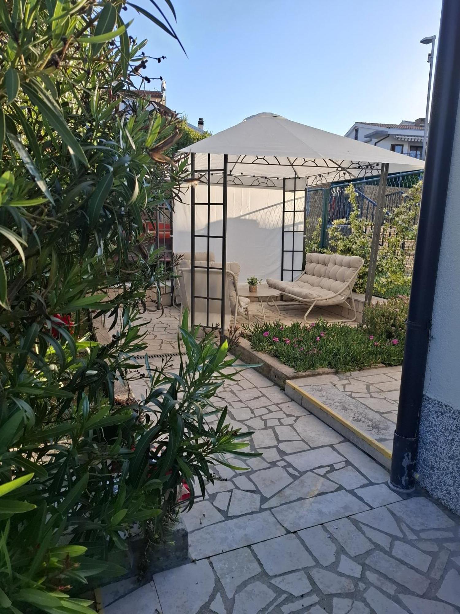 Apartman Luma Krk Town Exterior photo